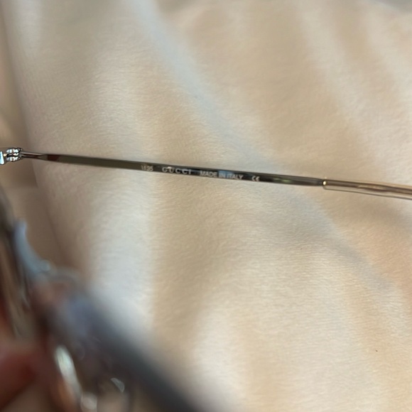 Gucci lightly tinted glasses - Picture 4 of 9